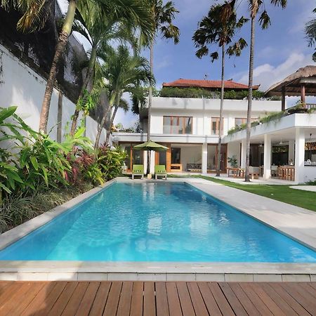 Villa Wania Kuta  Bagian luar foto