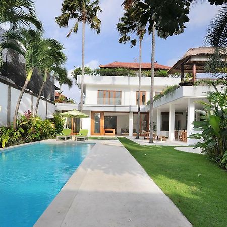 Villa Wania Kuta  Bagian luar foto