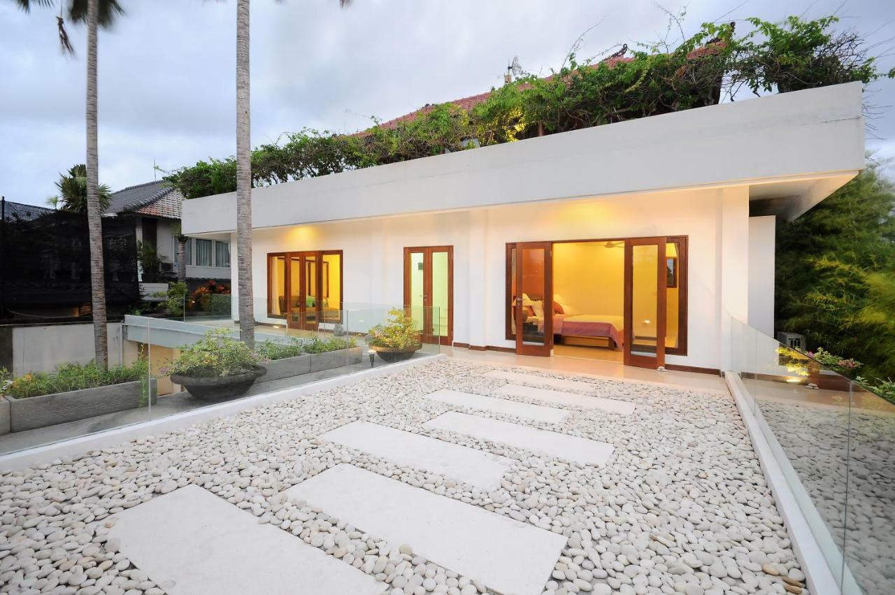 Villa Wania Kuta  Bagian luar foto